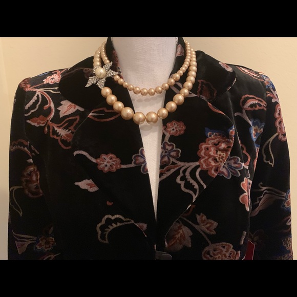 JS Collections Velvet Jacket - Picture 2 of 8